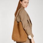 Large capacity suede tote bag